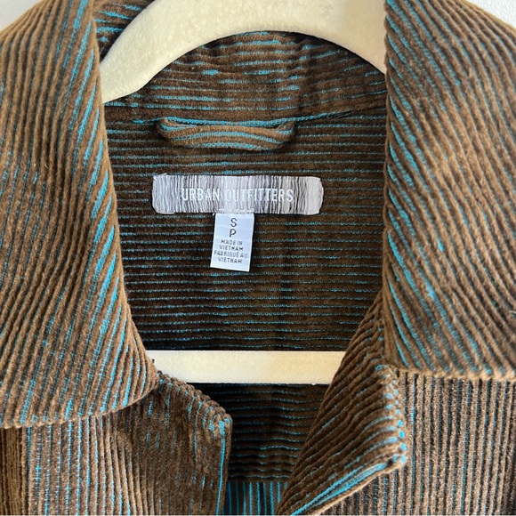 Urban Outfitters Corduroy Button Up - Picture 3 of 8
